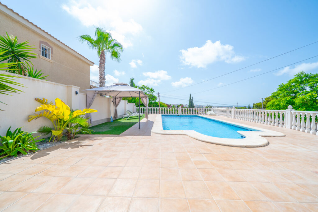 Villa w Los Balcones - oferta MLSC3144855