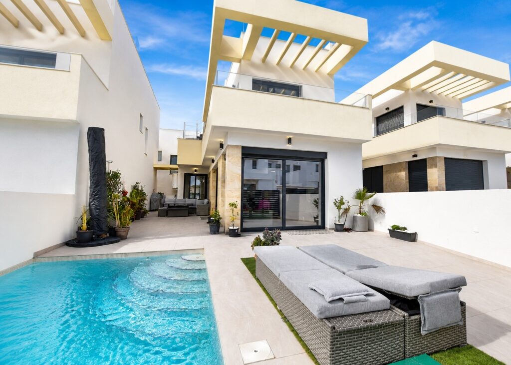Villa w Los Montesinos - oferta MLSC2586787