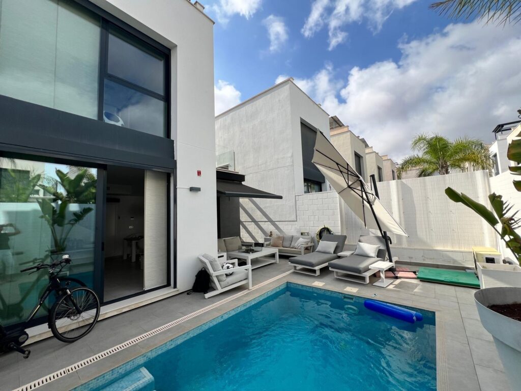 Villa w Orihuela Costa - oferta MLSC7463088