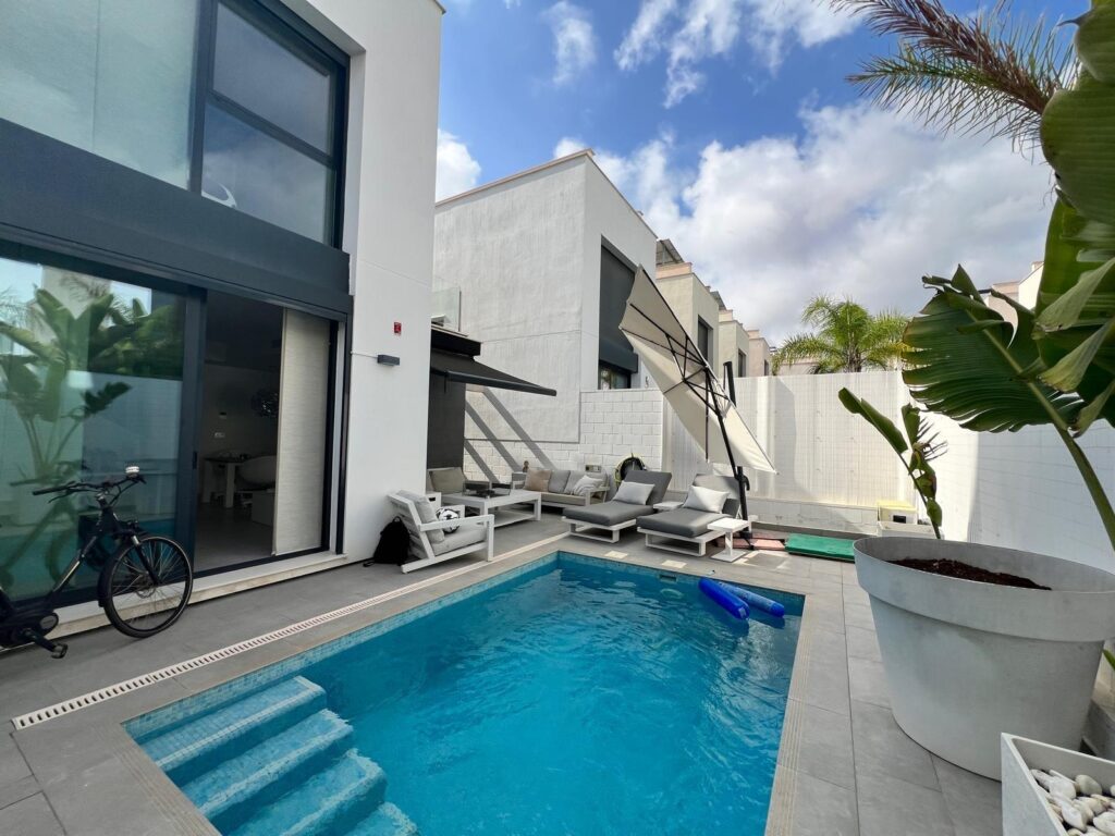 Villa w Orihuela Costa - oferta MLSC7463088