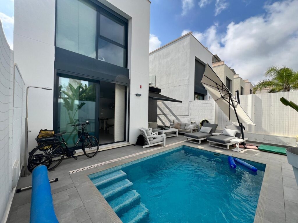 Villa w Orihuela Costa - oferta MLSC7463088