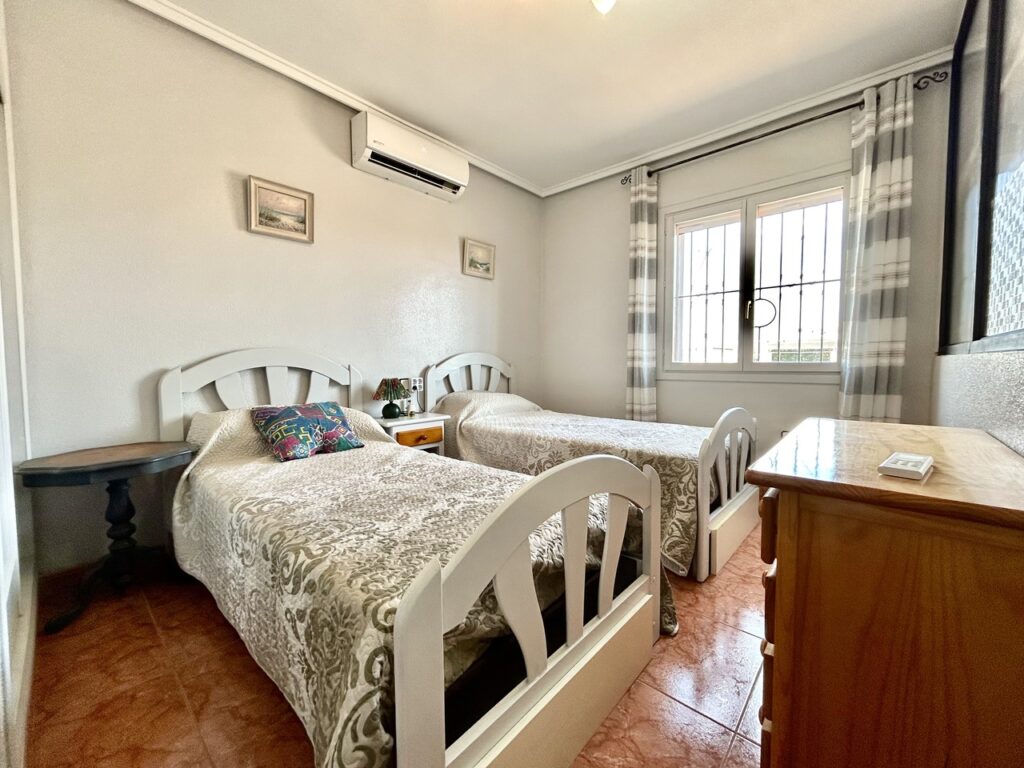 Town House w Playa Flamenca - oferta MLSC6227204