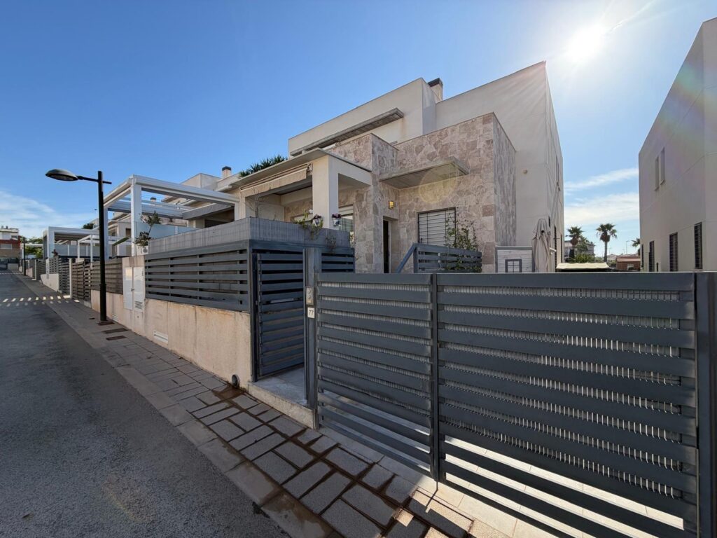 Town House w Torrevieja - oferta MLSC1346647