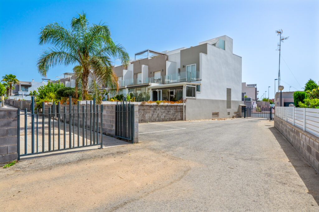 Town House w Torrevieja - oferta MLSC4104588