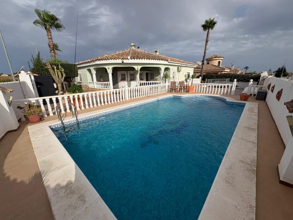 Villa w Gea Y Truyols - oferta MLSC2244883