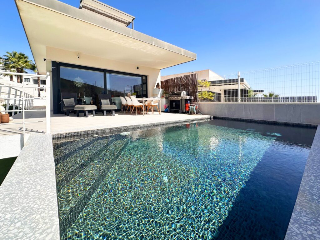 Villa w San Miguel de Salinas - oferta MLSC4893973