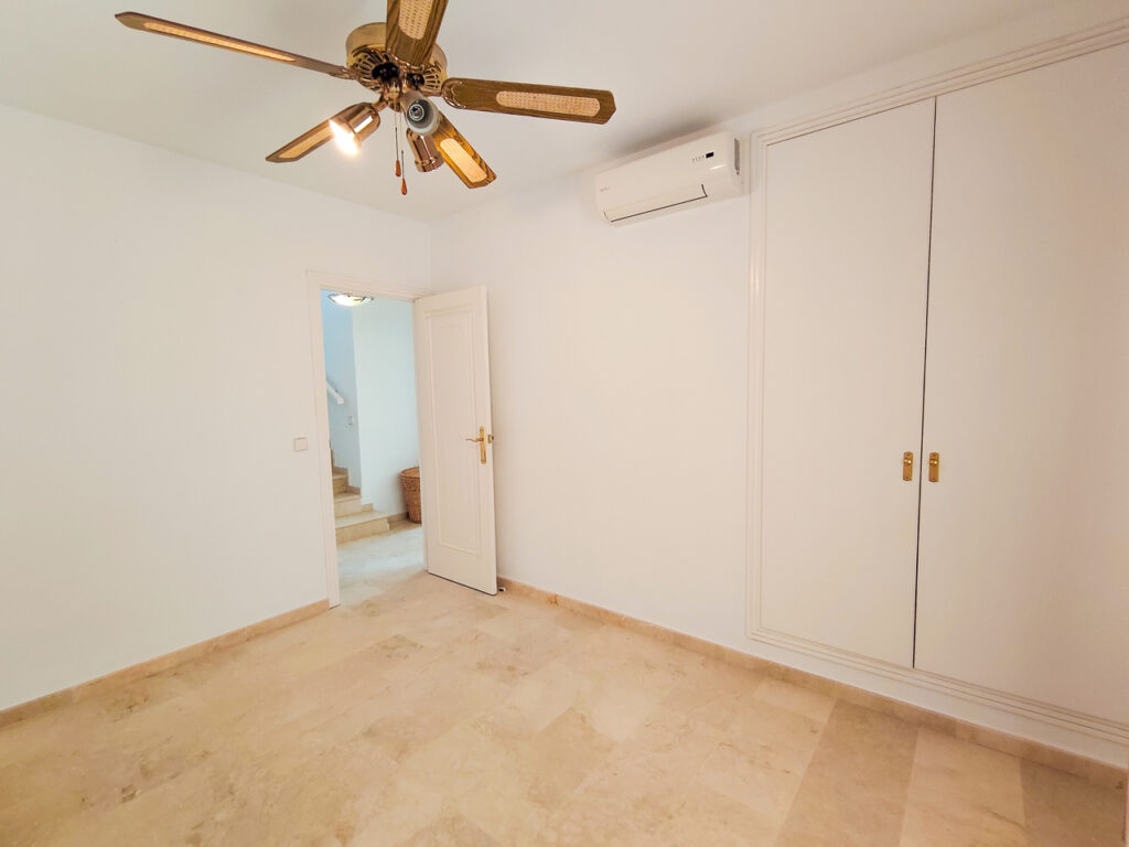 Villa w Villamartin - oferta MLSC3944152