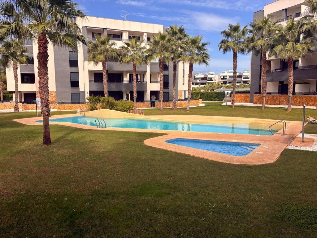 Apartment w Los Altos - oferta MLSC9910531