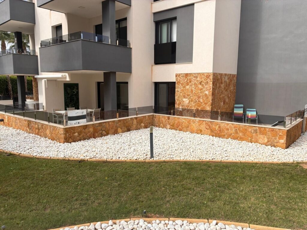 Apartment w Los Altos - oferta MLSC9910531