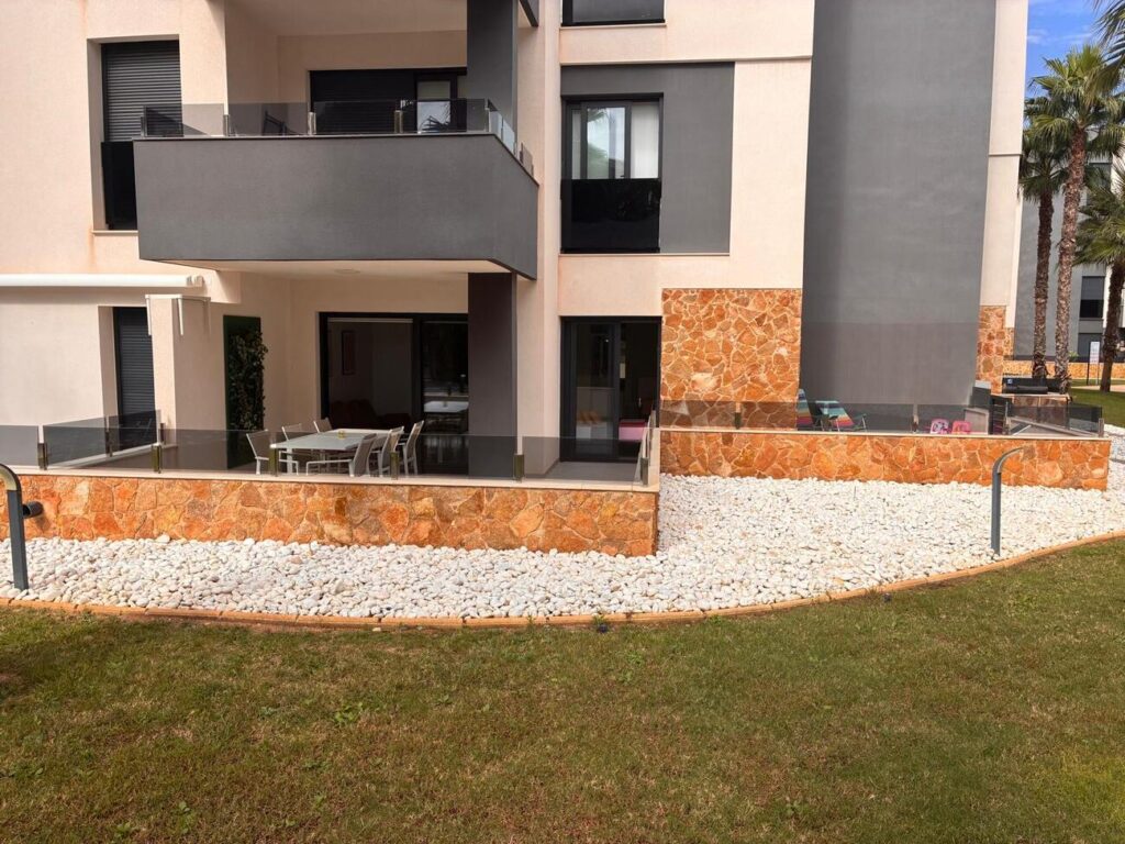 Apartment w Los Altos - oferta MLSC9910531