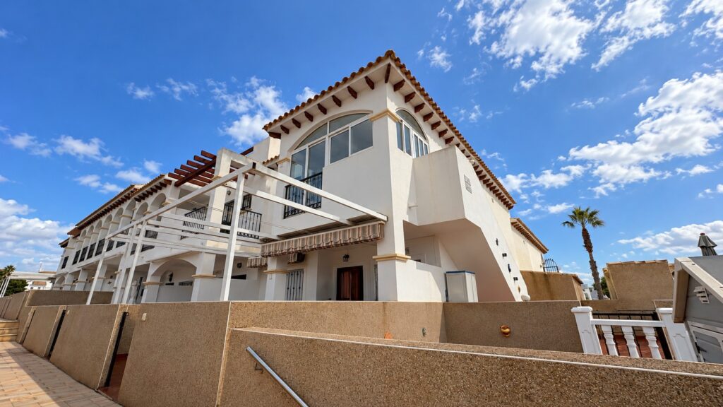 Bungalow w Punta Prima - oferta MLSC9493111