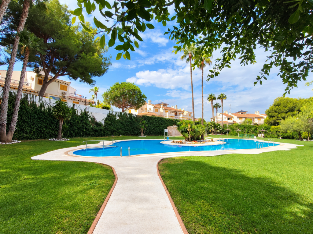 Penthouse w Mil Palmeras - oferta MLSC7737221