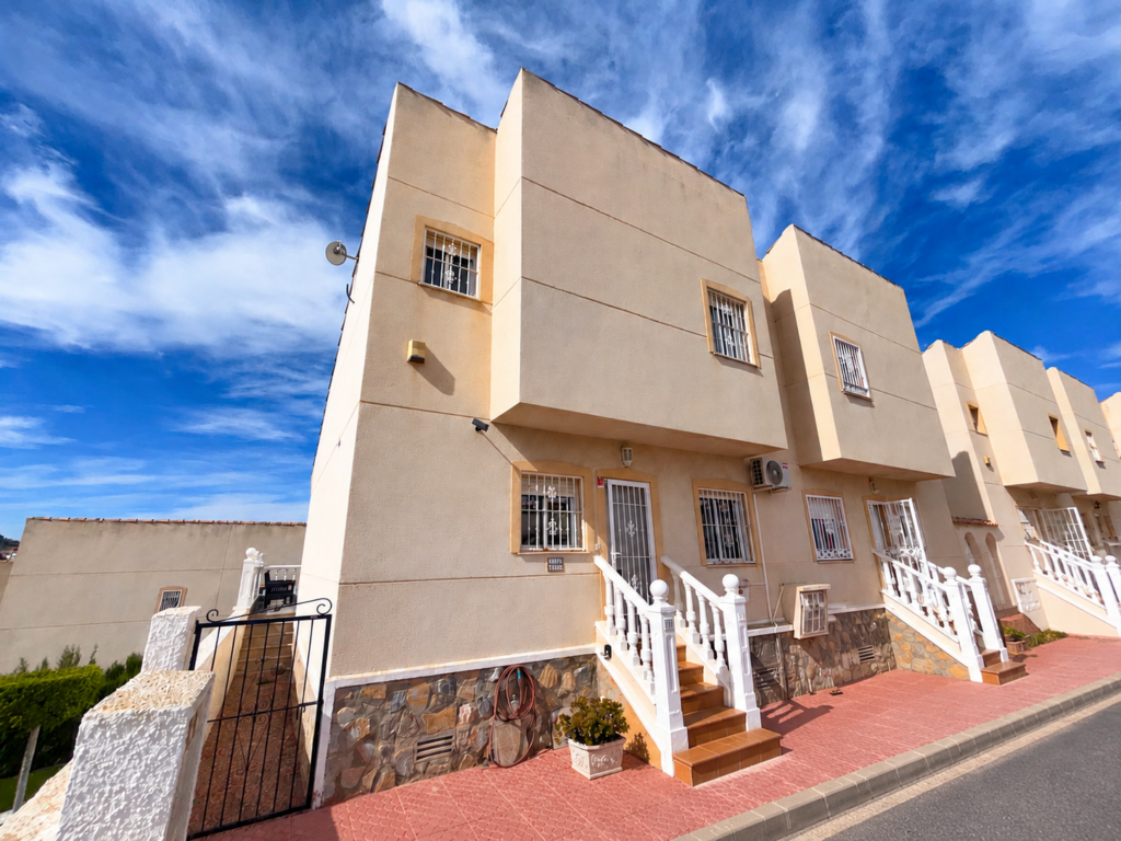 Town House w Ciudad Quesada - oferta MLSC2116456