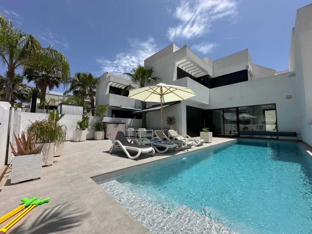 Town House w San Fulgencio - oferta MLSC8852761