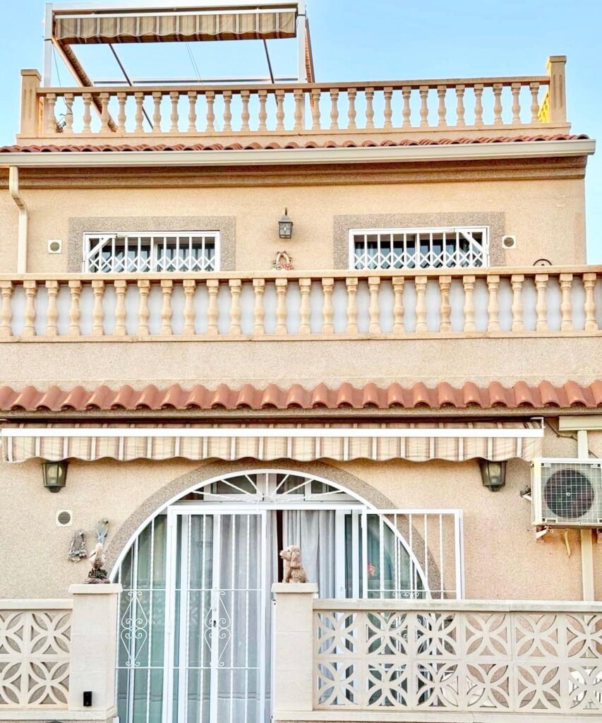 Town House w Torrevieja - oferta MLSC6806771