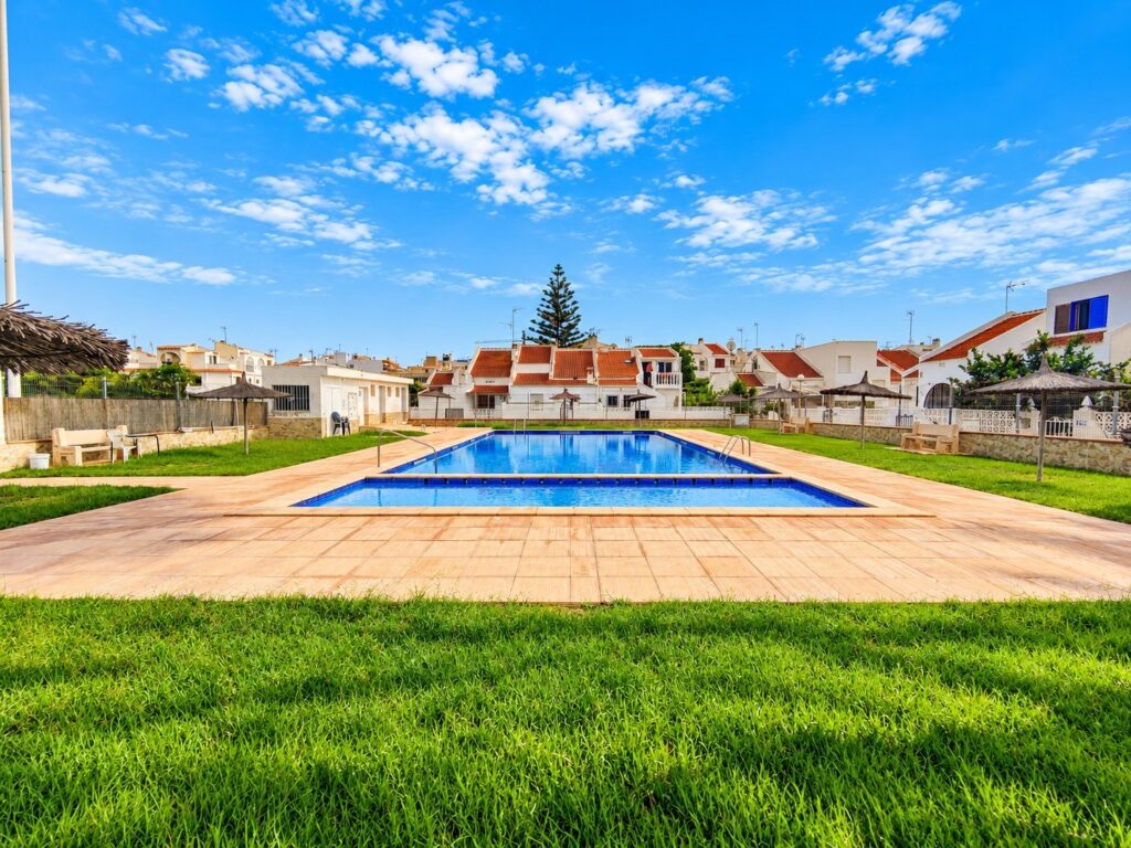 Town House w Torrevieja - oferta MLSC8250157