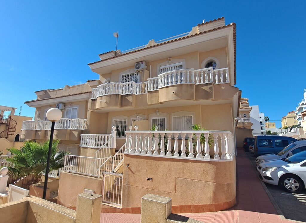 Town House w Villamartin - oferta MLSC3084156
