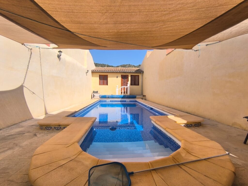 Villa w Chinorlet - oferta MLSC8874505