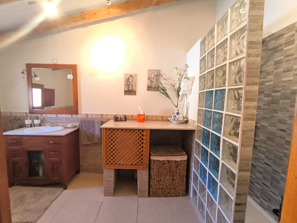 Villa w Chinorlet - oferta MLSC8874505