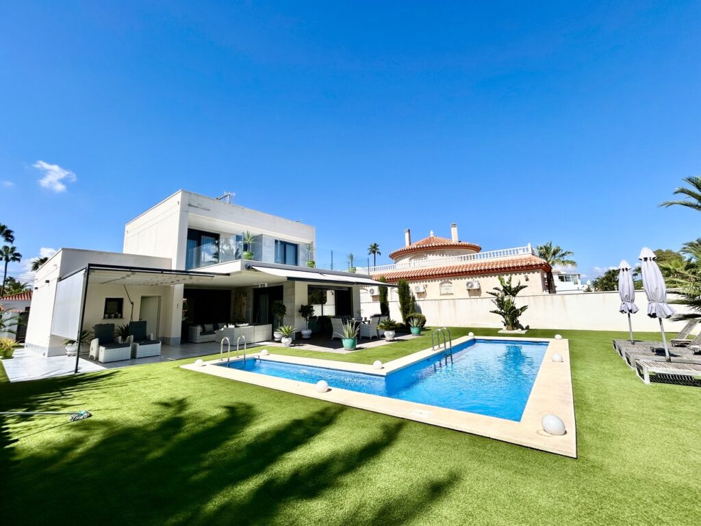 Villa w Los Urrutias - oferta MLSC2931289
