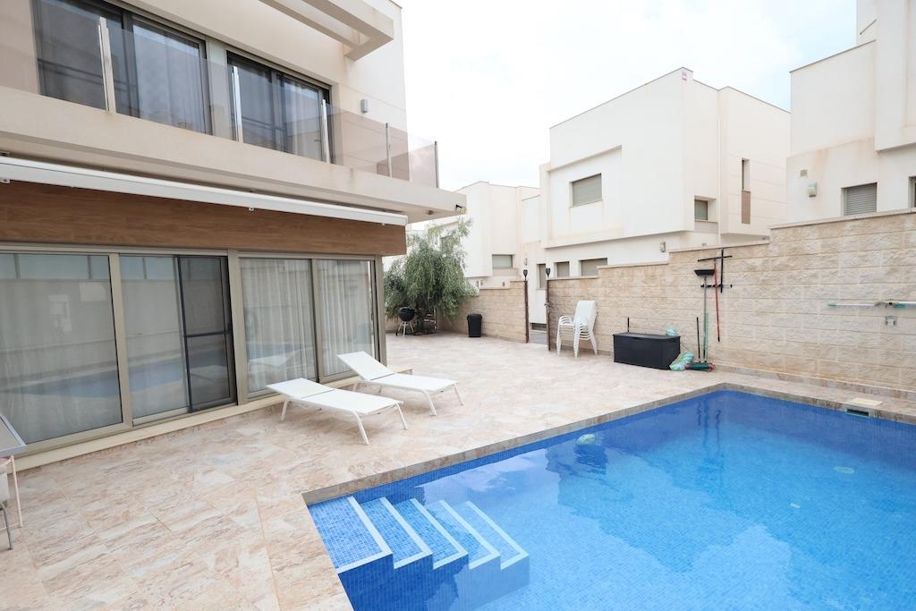 Villa w Orihuela Costa - oferta MLSC6508681
