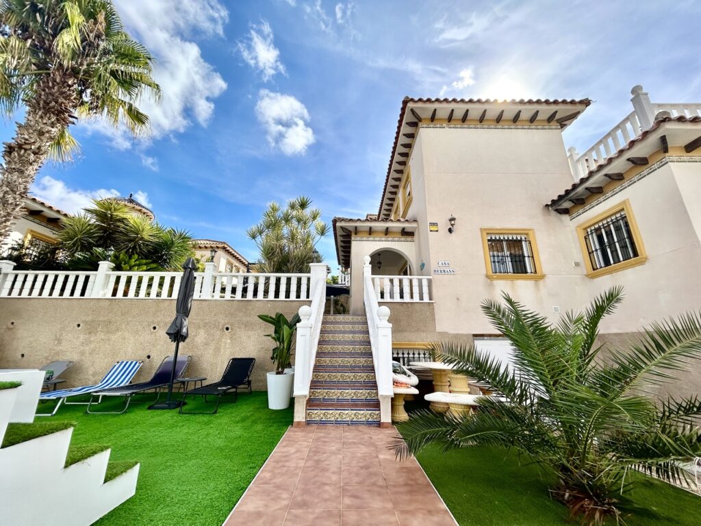 Villa w Villamartin - oferta MLSC4815860