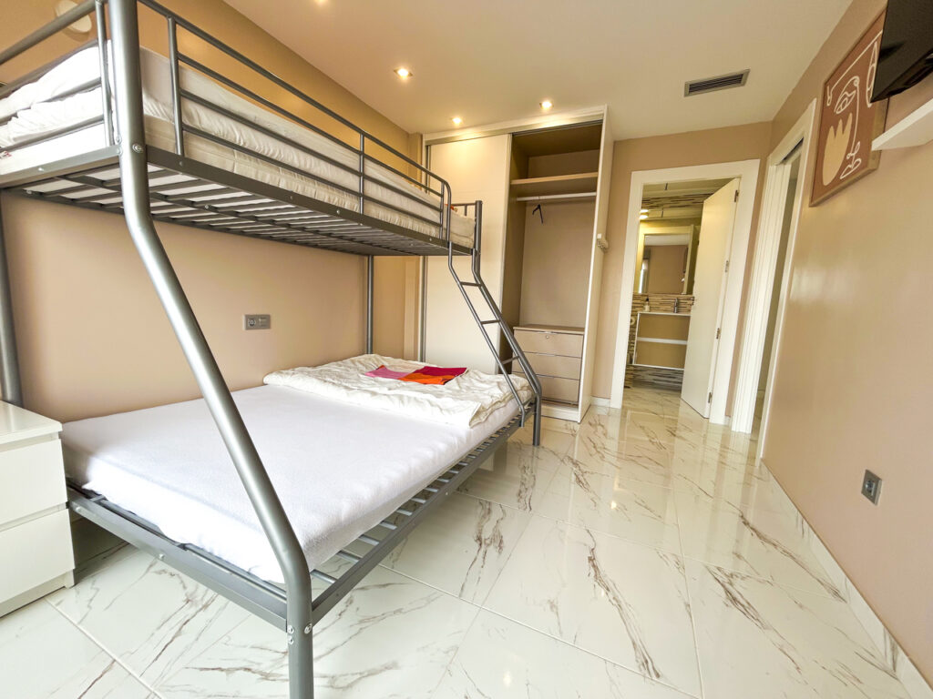 Villa w Villamartin - oferta MLSC5980089