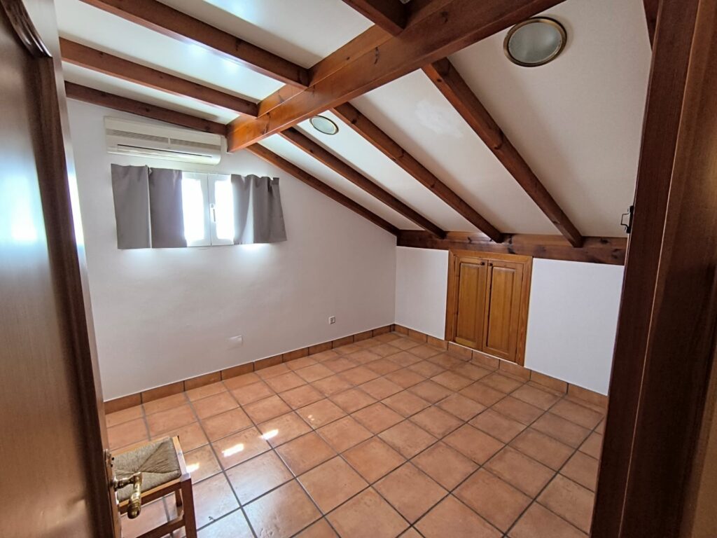 Villa w Yecla - oferta MLSC4918054